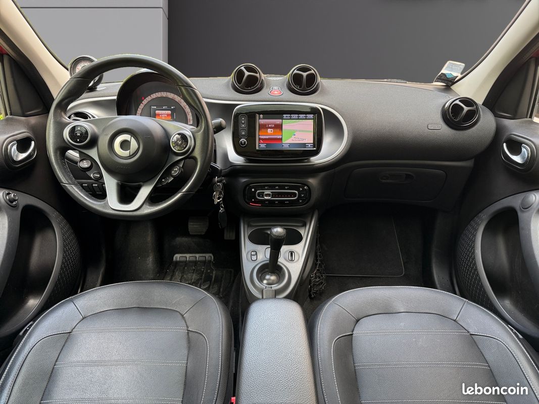 SMART FORFOUR 0.9 90 Prime 90Ch Bluetooth Toit panoramique Régulateur de Vitesse Garantie 12 mois (image 2)