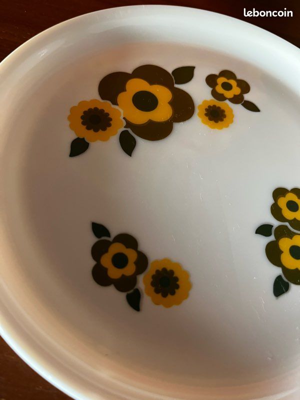 Assiettes à dessert Arcopal lotus Années 70 - Vintage - Vintage Family