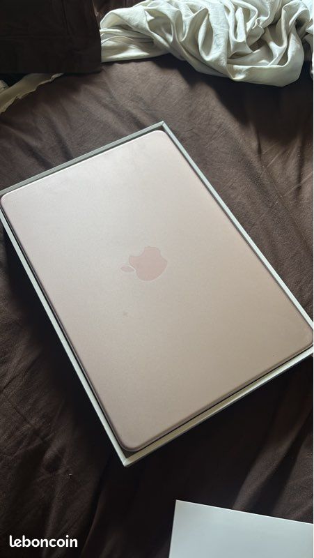 MacBook neo (image 2)