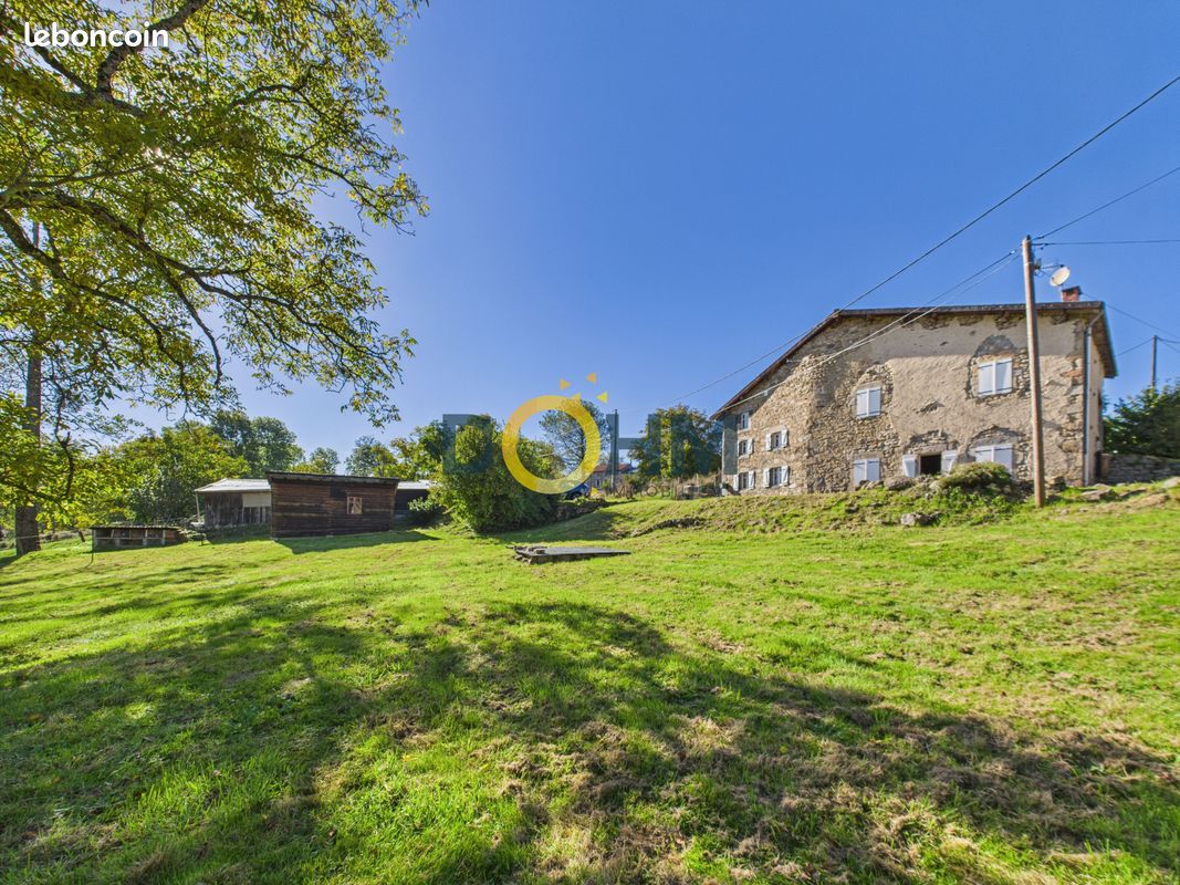 Maison 10 pièces 187 m² · à Grandval · 187 m² · 140 000 €