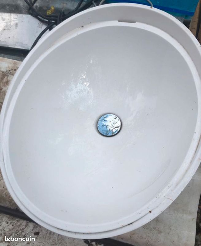 Lavabo avec siphon complet blanc possibilité d’avoir un robinet (image 1)