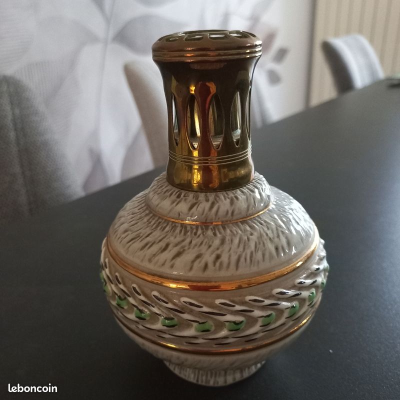 Lampe Berger Ancienne – Modèle Vintage En Bon état – Collection