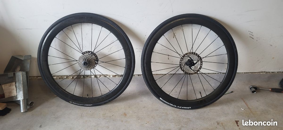 Paire De Roues Carbone Mavic Cosmic Sle 11 Vitesses - 700C, Frein Sur Jante, Occasion
