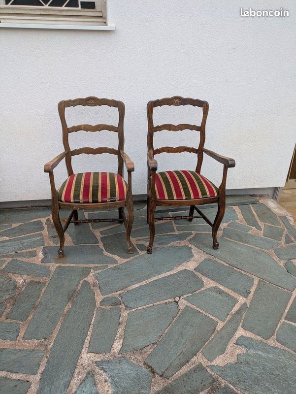 Chaise accoudoir (image 1)