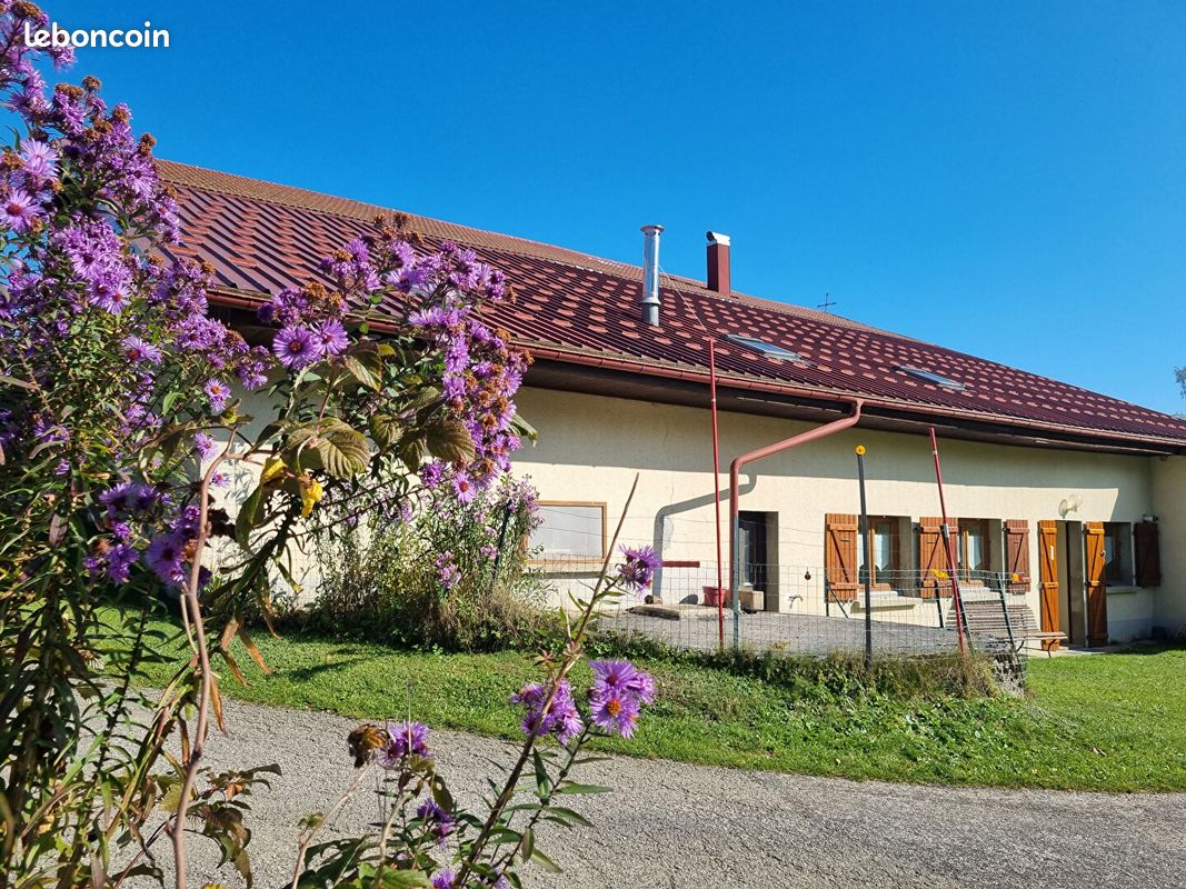 Maison 9 pièces 171 m² · à Gilley · 171 m² · 299 500 €