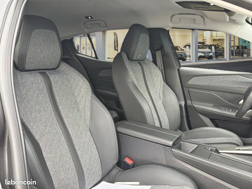 Peugeot 408 PureTech 130 ch S&S EAT8 Allure Pack (image 14)