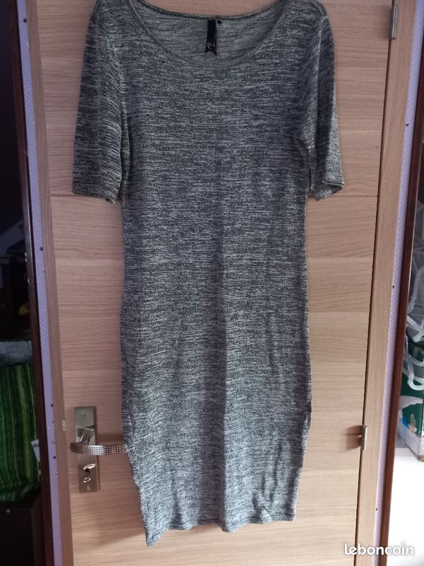 Robe (image 1)
