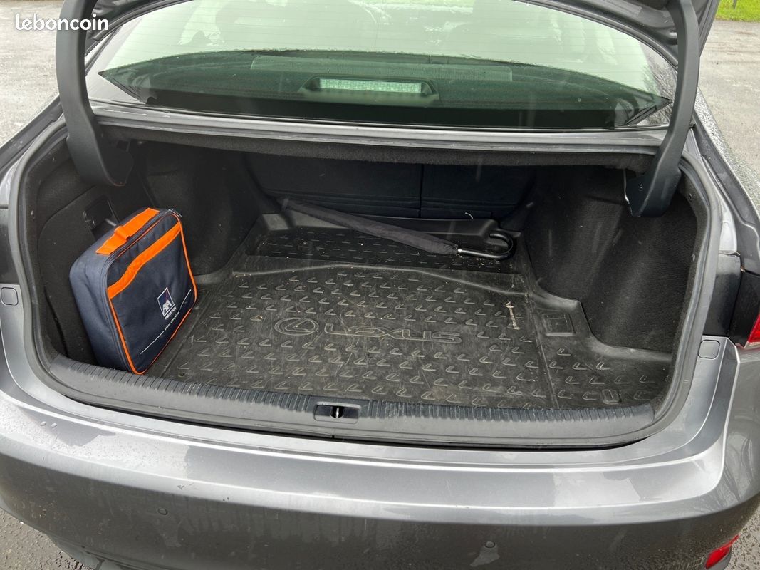 LEXUS IS 2.5 300 H 223H 180 HEV 1.6KWH BUSINESS BVa (image 23)
