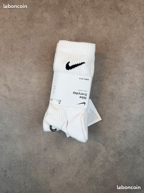 3 paires chaussettes Nike Everyday blanches Dri-FIT 38-42 neuves (image 1)