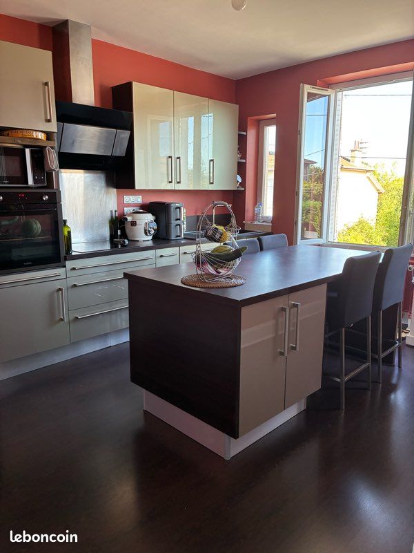 Appartement 5 pièces 140 m² · à Bourg-en-Bresse · 140 m² · 1 200 €