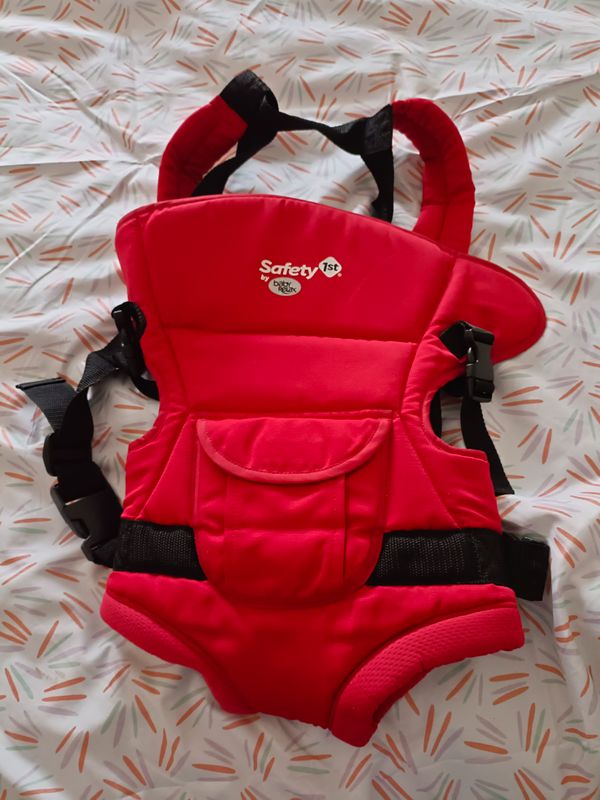 Porte bébé physiologique physionest - red chic - safety 1st sur