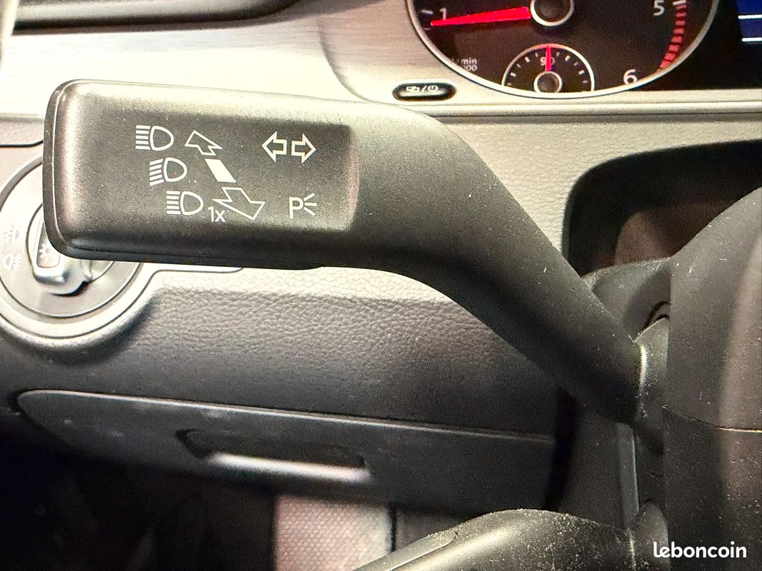 Volkswagen Passat CC 2.0 TDI 150ch BVM6 Business - Entretien à jour - Carplay - Embrayage et distribution Neuf - Radar AV/AR - Sièges électriques (image 29)