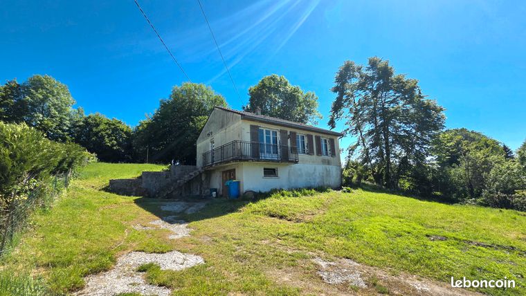 Pavillon individuel sur sous-sol à rénover situé à Mondrepuis
