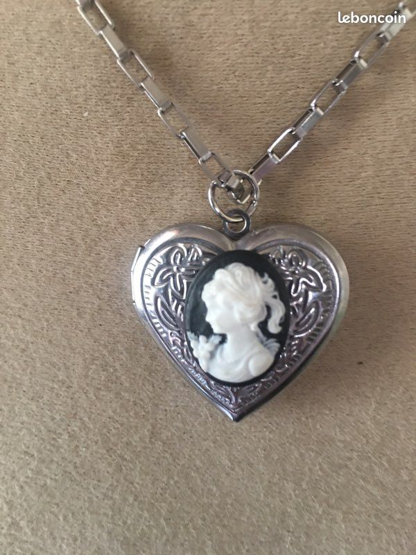 Broche Camée Ancien Portrait De Marie-Antoinette En Nacre Et Laiton - Occasion, Pièce Vintage
