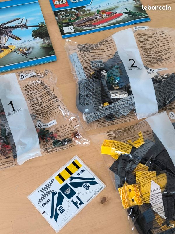Lego 60067 La poursuite en hélicoptère + bateau + crocodile (image 4)