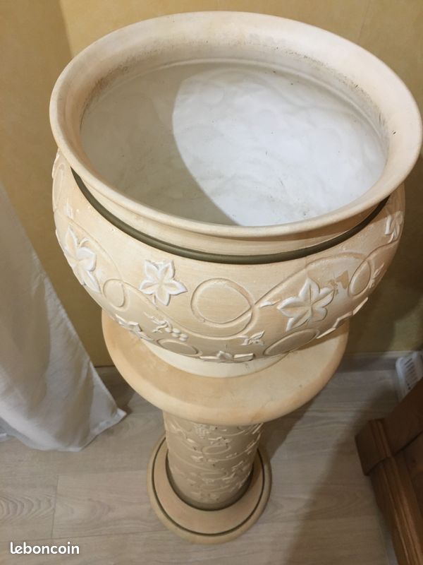 Cache pot et colonne (image 4)