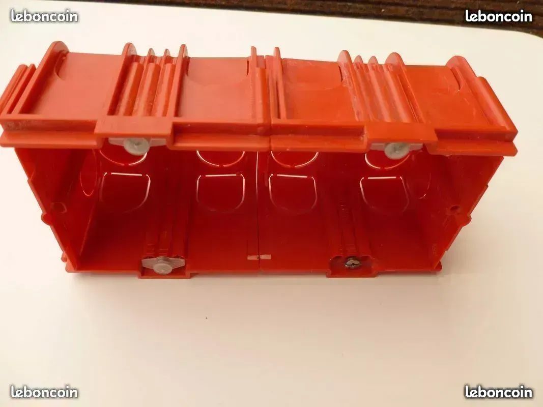 Boîtes d'encastrement de 50mm Legrand Batibox 2 modules (image 2)
