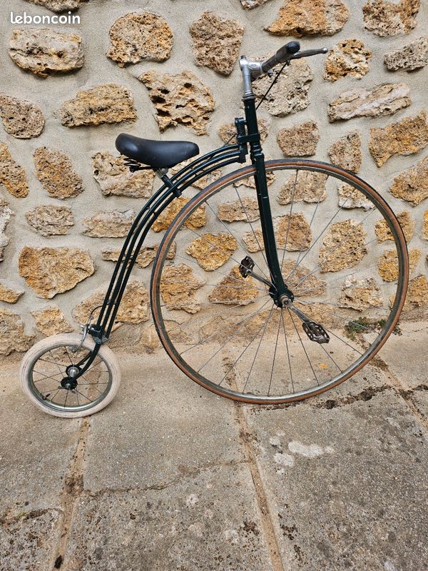 Vélocipède Un Grand Bi Vélocipède Grand Bi Style Années 19è Siecle