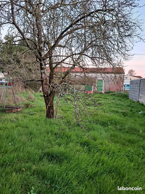 A vendre terrain constructible · à Rochefort · 53 000 €