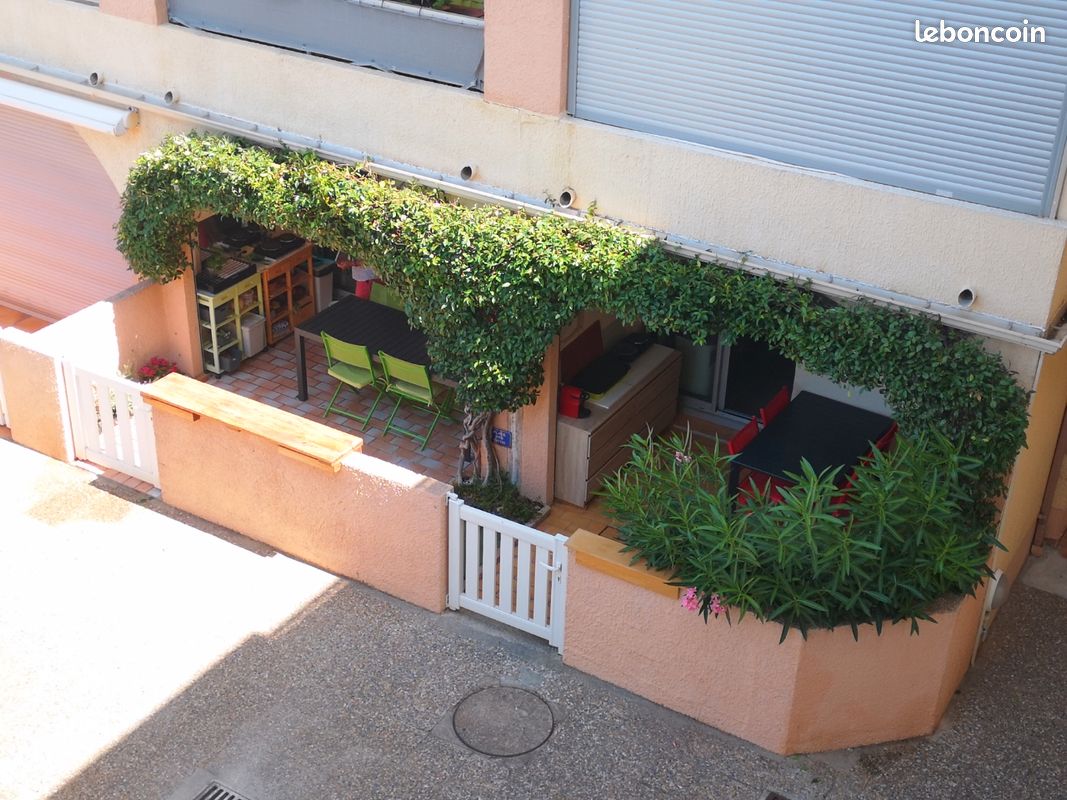 2 apts côte a côte 4 à 8 pers Mer soleil Appartements grande terrasse qui communique, refaits à neuf à Gruissan soleil ☀️ avec 3 vélos 👍🌞🏖️🏞️ (image 1)