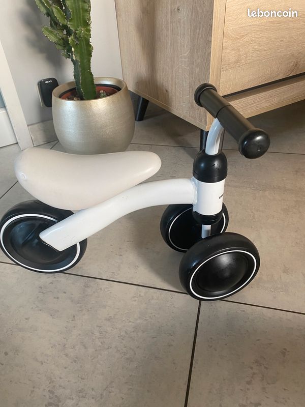 Tricycle (image 3)
