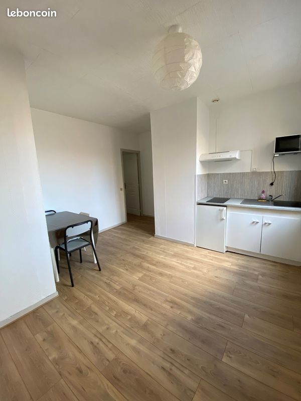 Appartement 2 pièces 25 m² · à Laval · 25 m² · 370 €