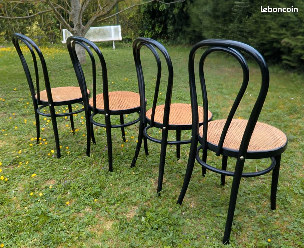 Ensemble de quatre chaises bistrot cannées vintage bois courbé (image 2)
