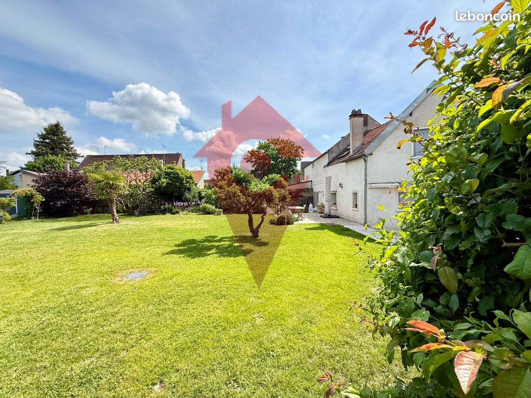 Maison 9 pièces 196 m² · à Orgeval · 196 m² · 849 000 €