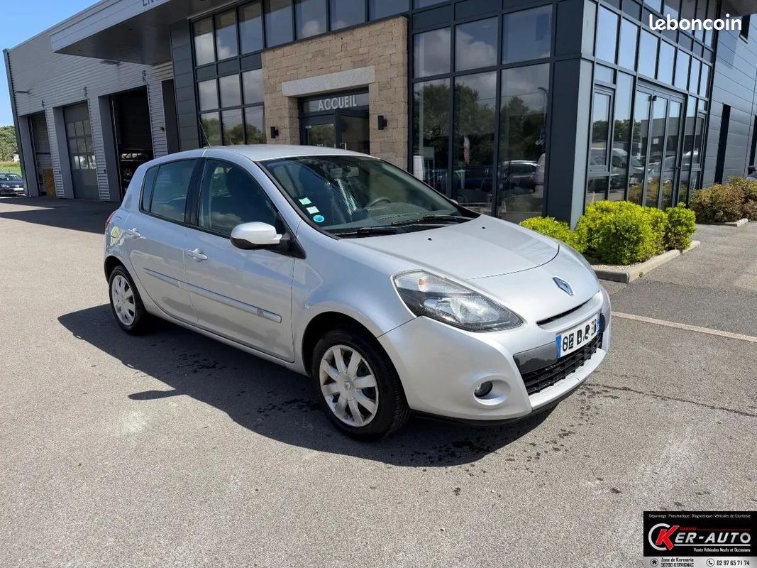 Renault Clio 1.2 75 AUTHENTIQUE (image 1)