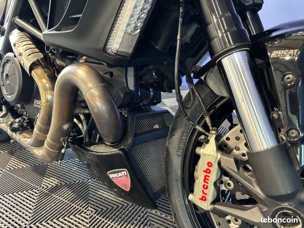 DUCATI Diavel Dark 1200 167ch - 2012 (image 17)