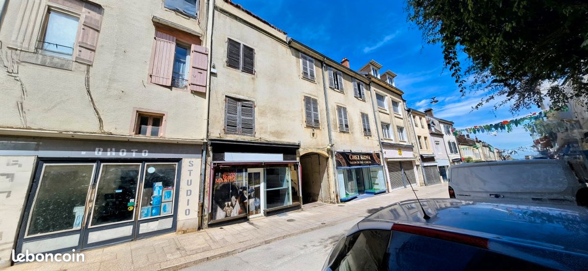 Maison 15 pièces 400 m² · à Gray · 400 m² · 127 500 €