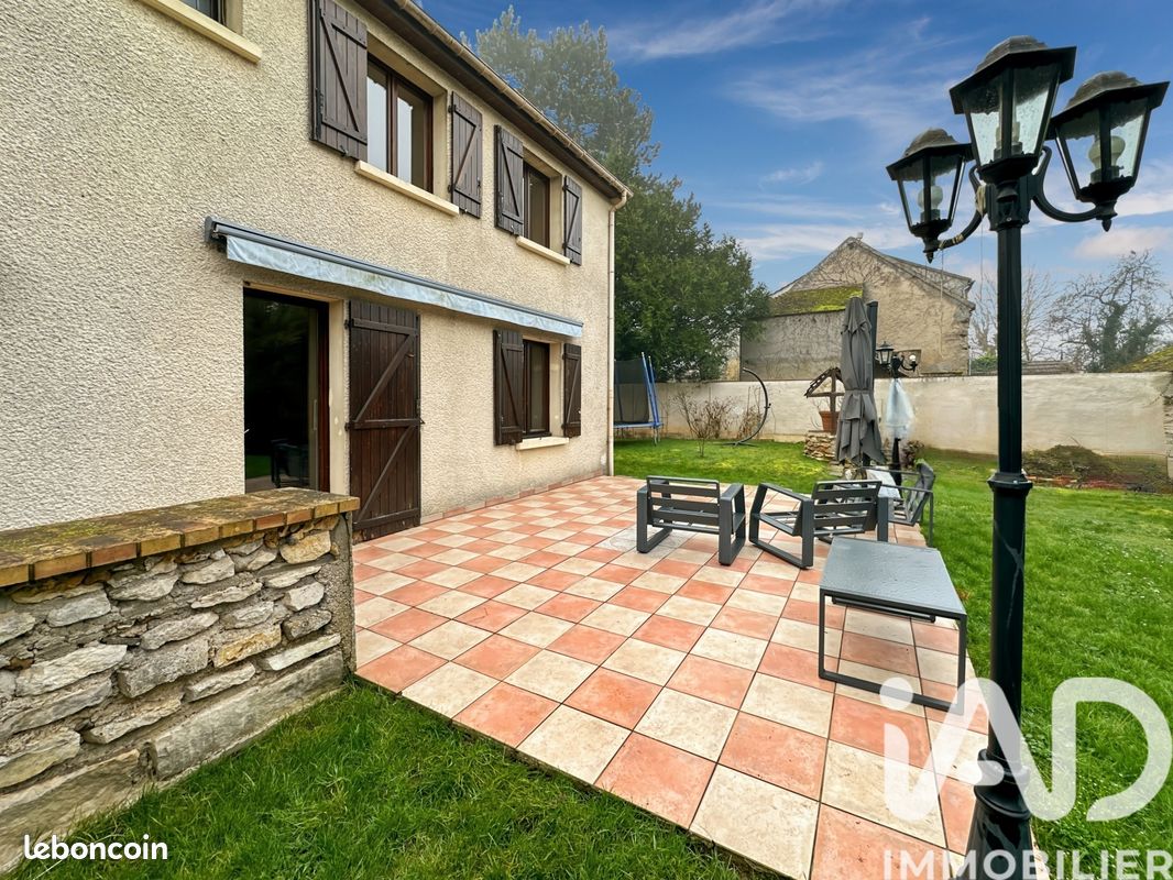 Maison 6 pièces 121 m² · à Villeblevin · 121 m² · 179 500 €