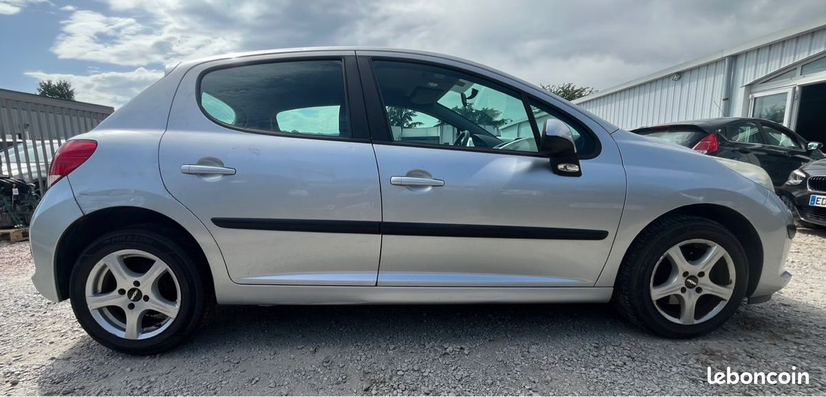 Peugeot 207 1.4 VTI 95 Ch Garantie (image 7)