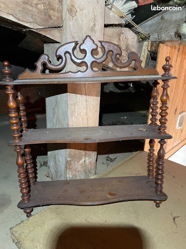 Ancienne étagère en bois (image 1)