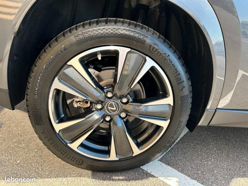 Lexus UX 250h Executive 2WD (image 11)