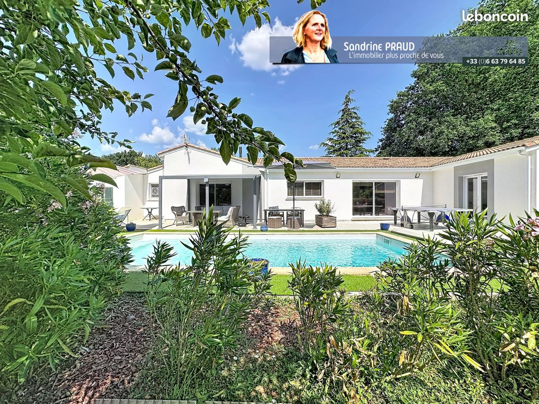 Maison 9 pièces 250 m² · à Coutras · 250 m² · 419 000 €