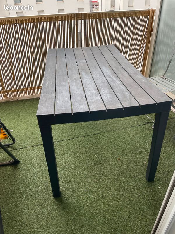 Table extérieur (image 3)