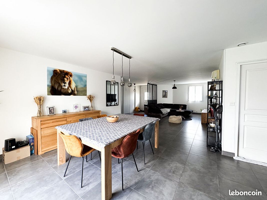Pavillon 6 pièces 145 m² - Ars 16130 (image principale 2)