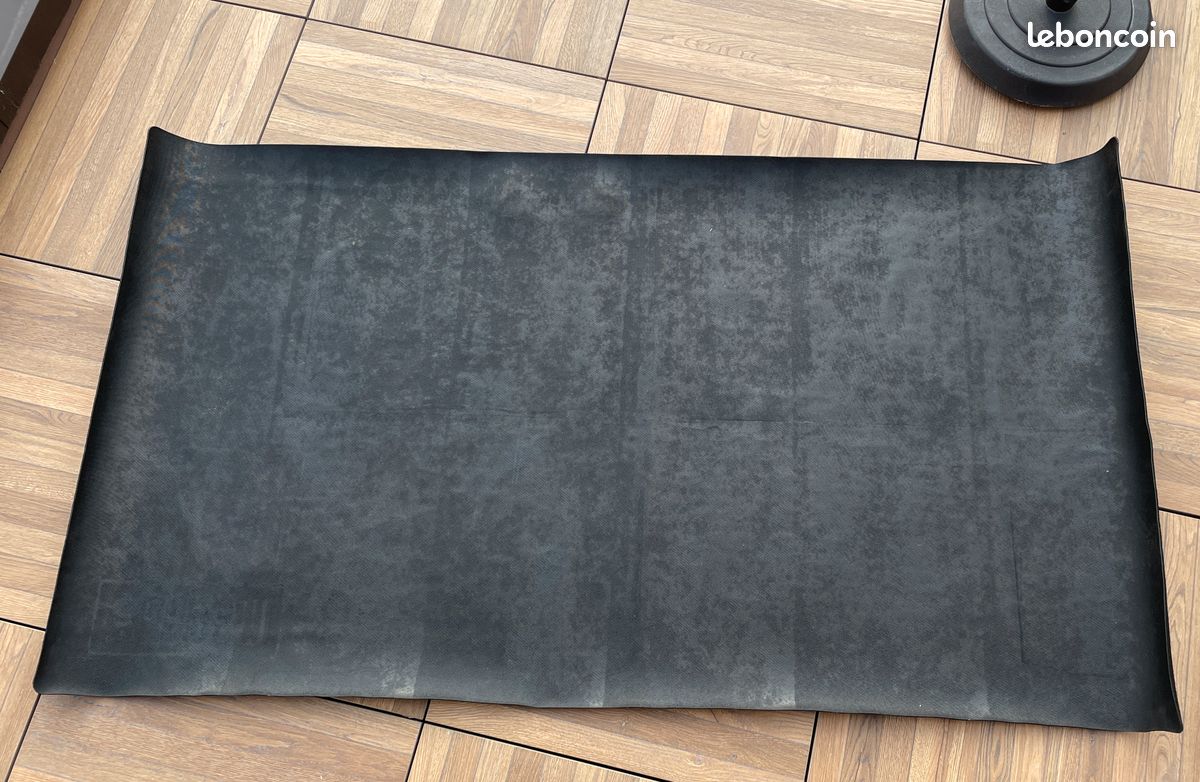 Weber Tapis de Protection de Sol - 80 x 120cm - Tapis en Caoutchouc - Accessoire Barbecue - Idéal Sous Tout Type de Barbecue - Noir (17897