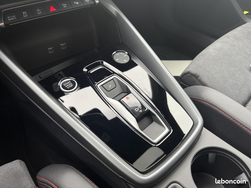 AUDI A3 Sportback 35 TFSI Mild Hybrid 150 S tronic 7 S line (image 17)