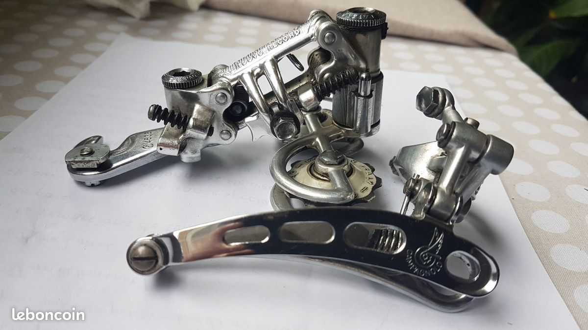 DERAILLEUR ARRIERE CAMPAGNOLO NUOVO RECORD PAT 72