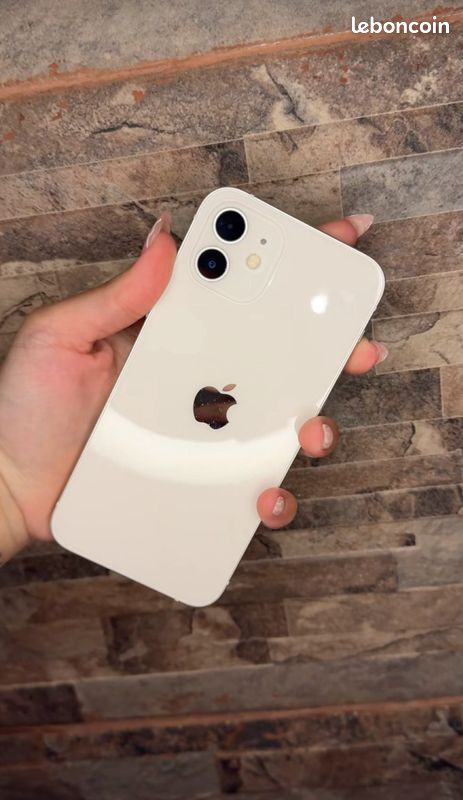 IPhone 12 (image 4)