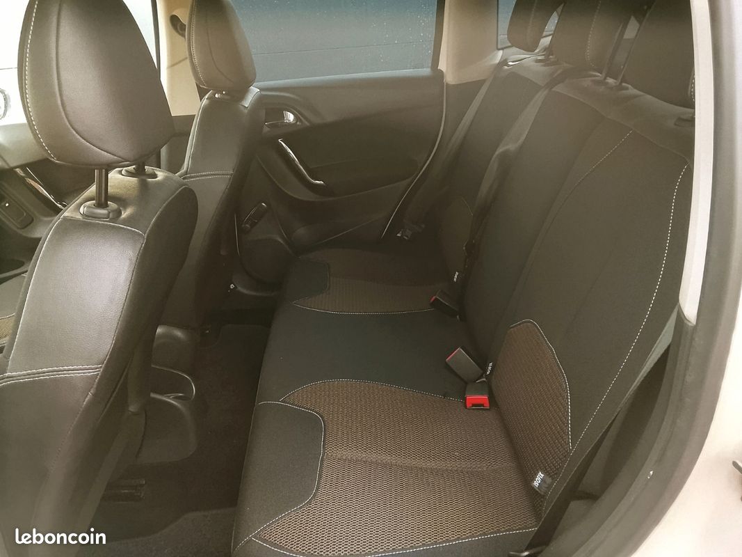 Citroen C3 1.4 HDi exclusive excellent état (image 5)
