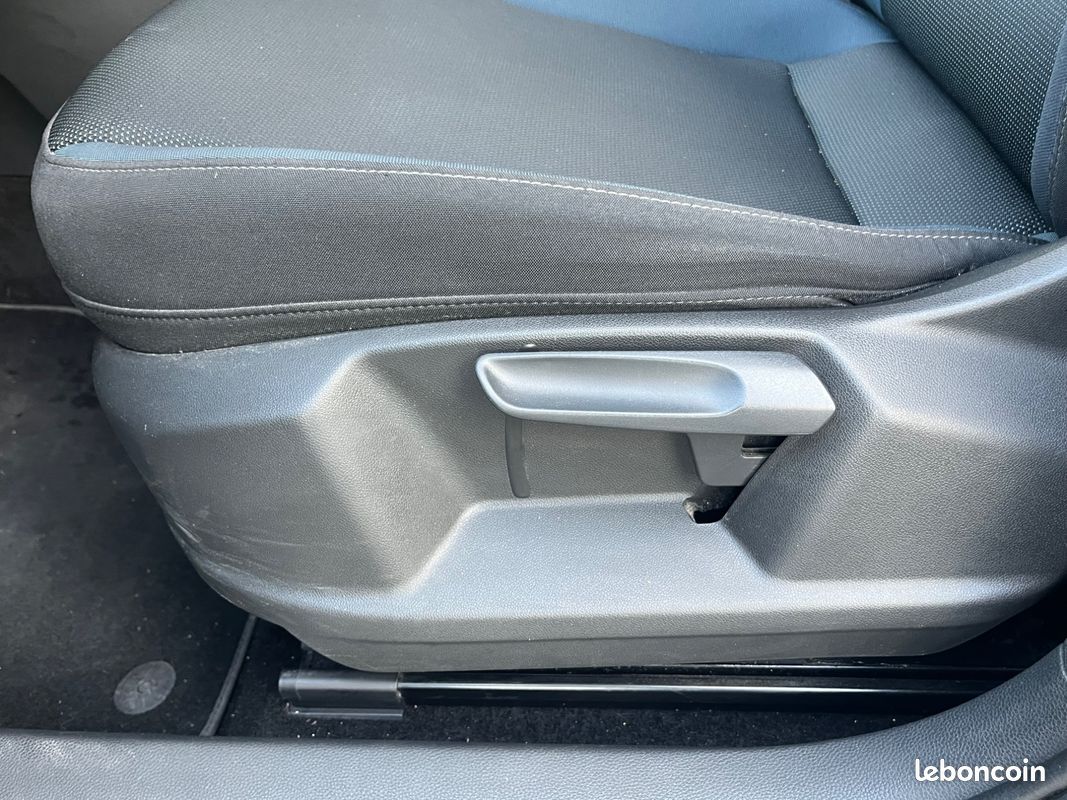 SEAT ATECA 1.5 TSI 150 ACT FR START-STOP CARPLAY RADAR DE RECUL VIRTUAL COCKPIT CLIMATISATIOn (image 39)