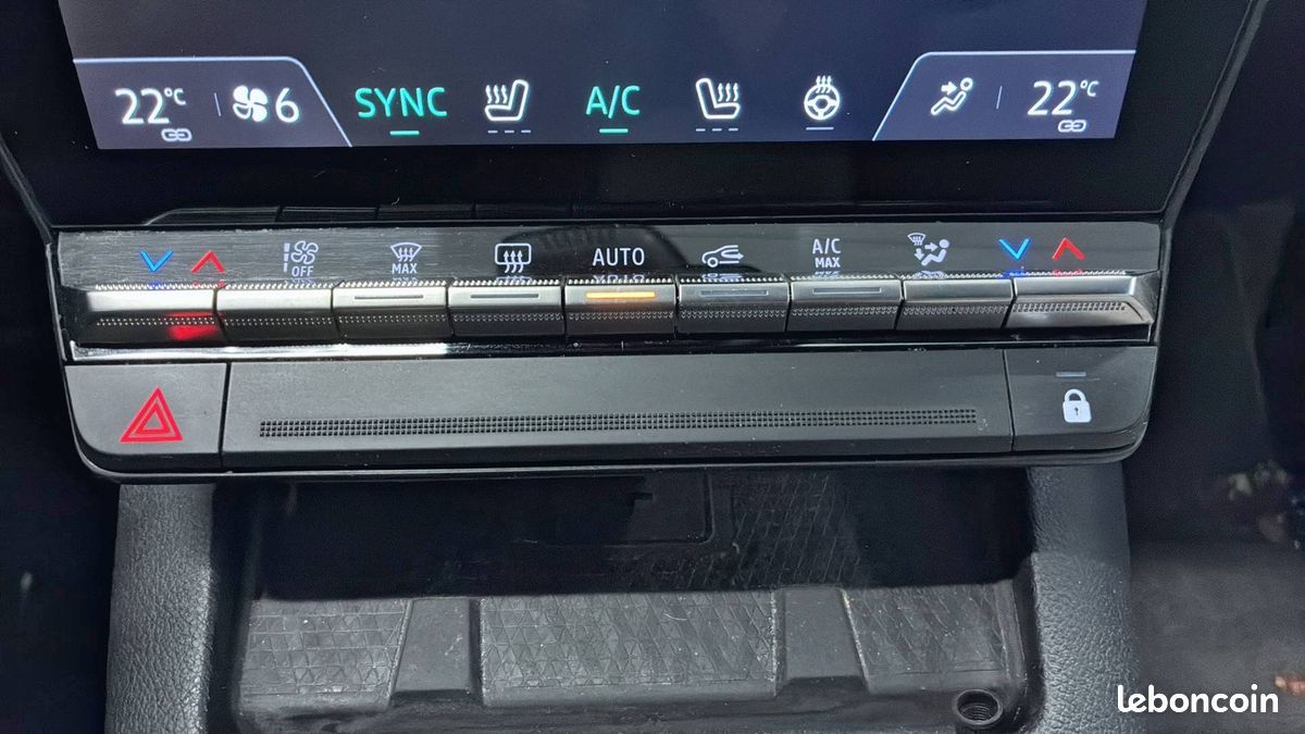 Renault megane e tech ev60 220 ch optimum charge iconic (image 22)