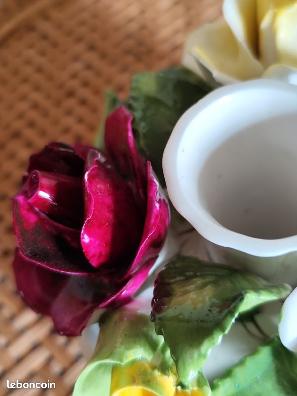 Ancien Bougeoir à Main En Tôle émaillée – Décor De Fleurs Roses – Collection D