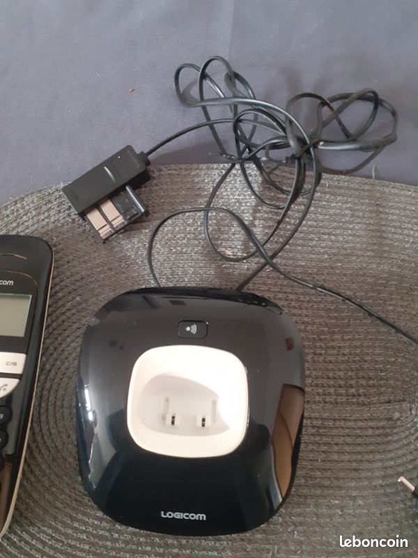 Téléphone de la logicom de couleur noir et blanc (image 2)