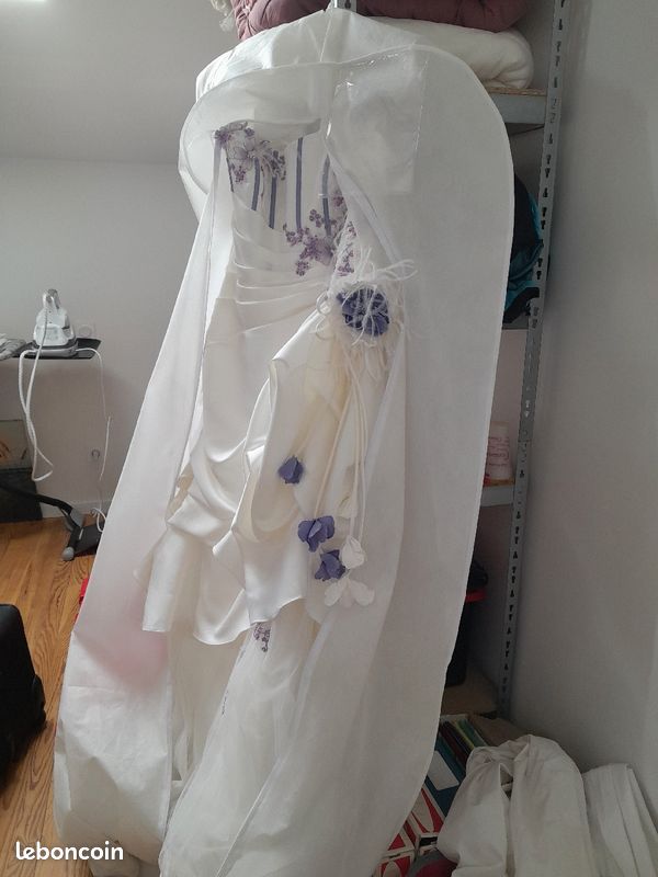 Robe (image 1)