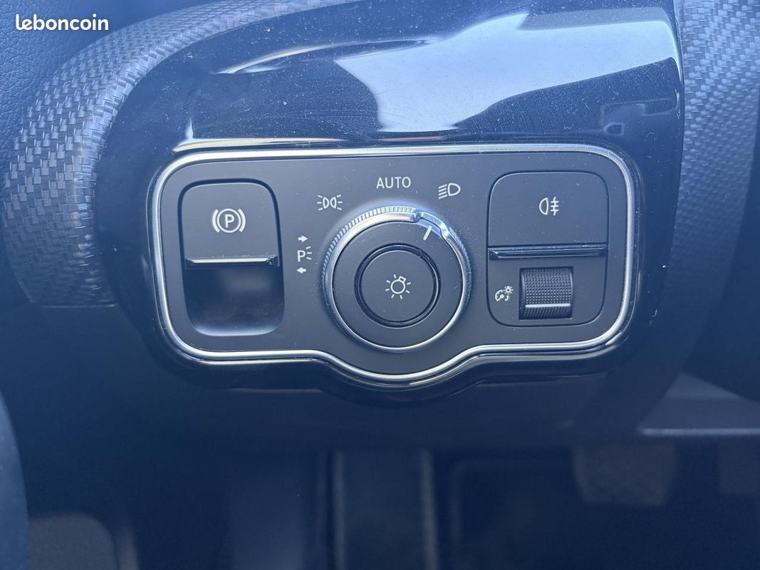 MERCEDES CLASSE A A180 - 136CH BV 7G-DCT Finition Business Line (image 23)