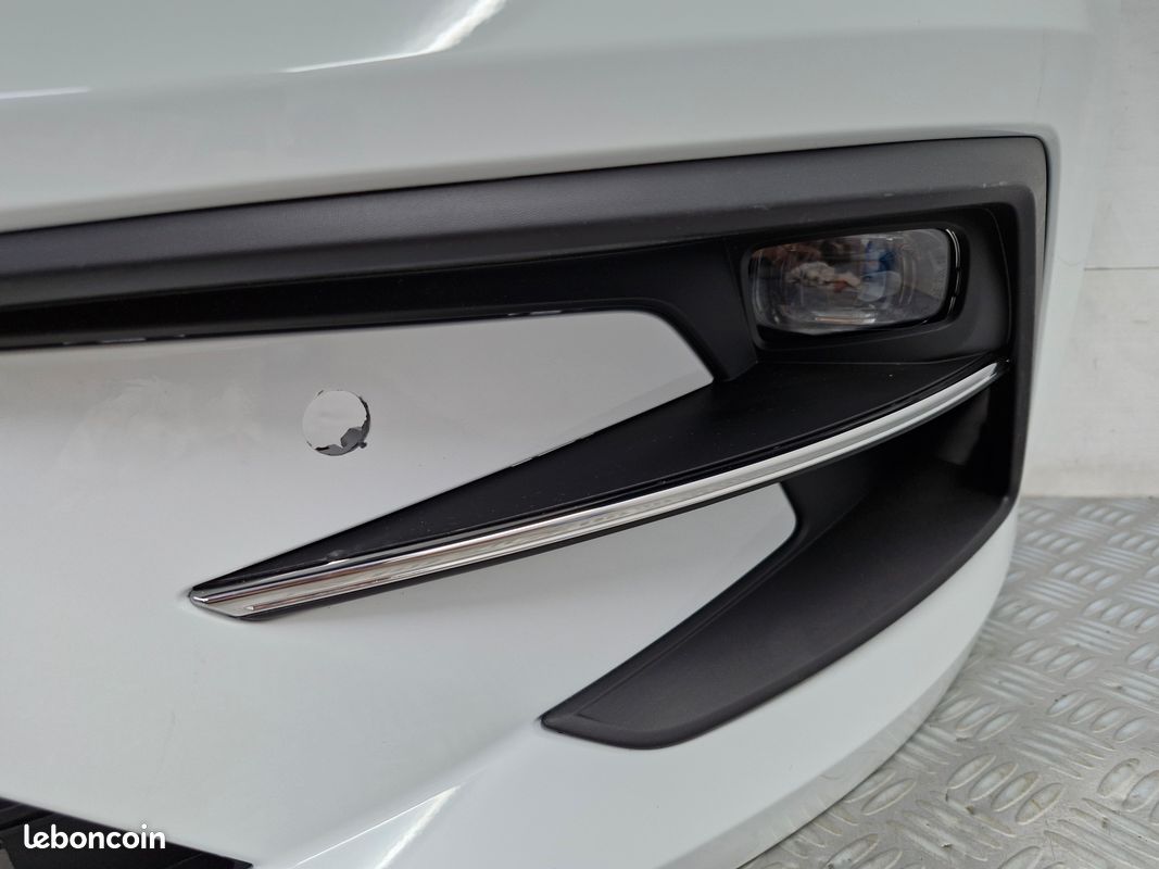 Pare-choc avant Renault megane 4 phase 2 -> Occasion d'origine (image 4)